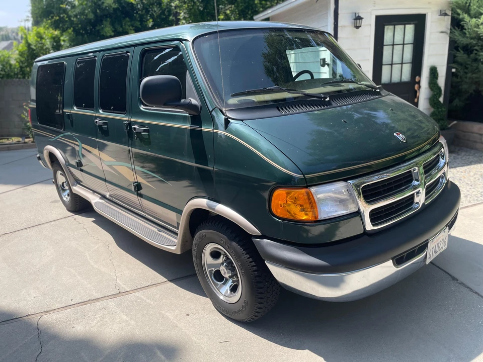2001 Dodge Ram Van - Image 15 of 31