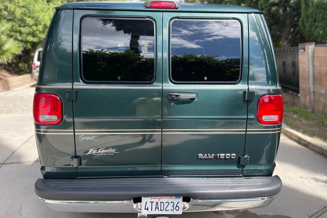 2001 Dodge Ram Van - Image 5 of 31