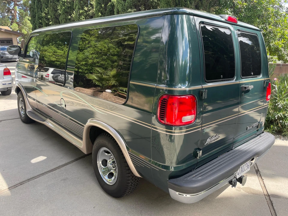 2001 Dodge Ram Van - Image 8 of 31