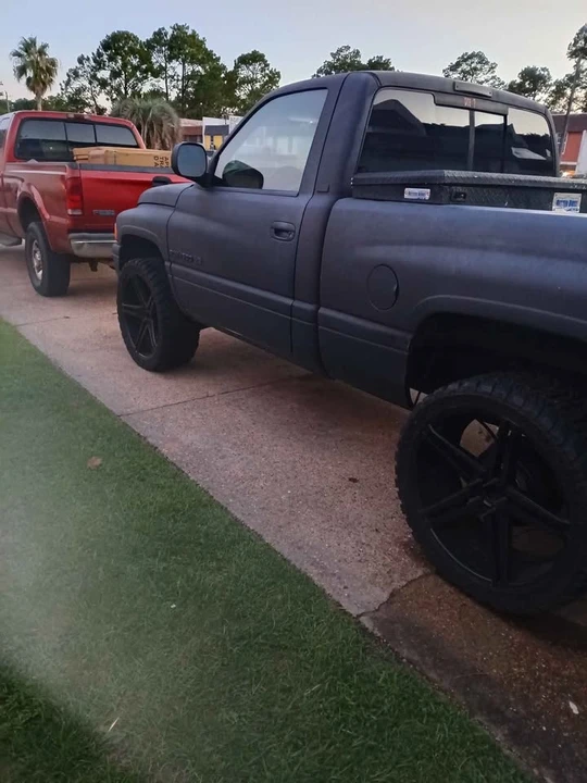 2001 Dodge Ram - Image 2 of 6