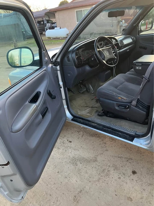 2001 Dodge Ramcharger - Image 9 of 10