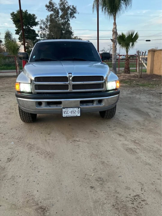 2001 Dodge Ramcharger - Image 3 of 10