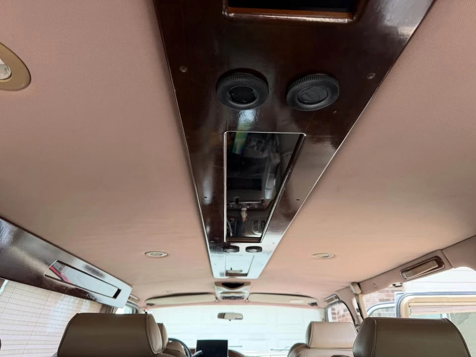 2001 Dodge Ram Van - Image 9 of 19