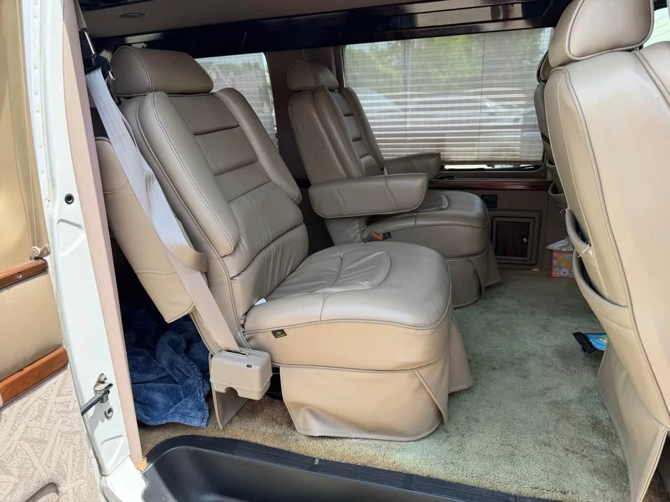 2001 Dodge Ram Van - Image 15 of 19