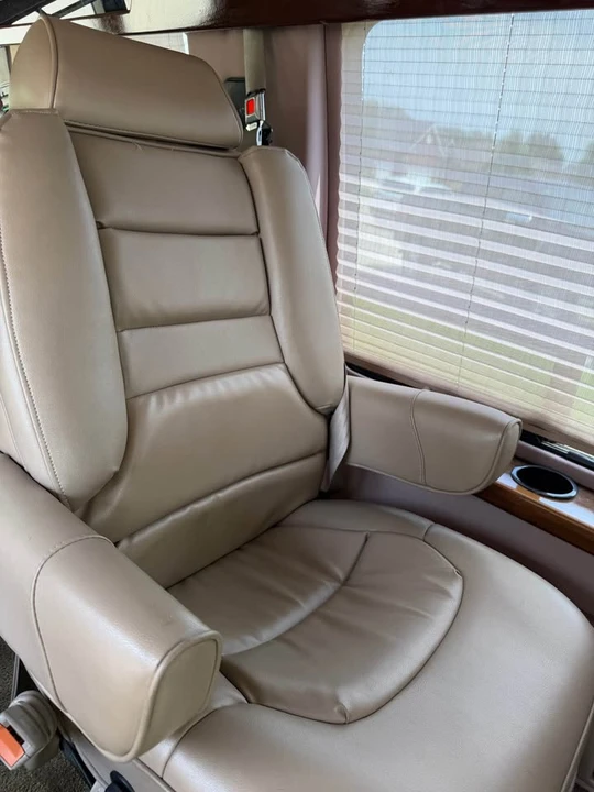 2001 Dodge Ram Van - Image 11 of 19