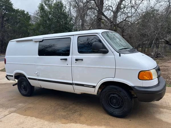 2001 Dodge Ram Van - Image 2 of 7