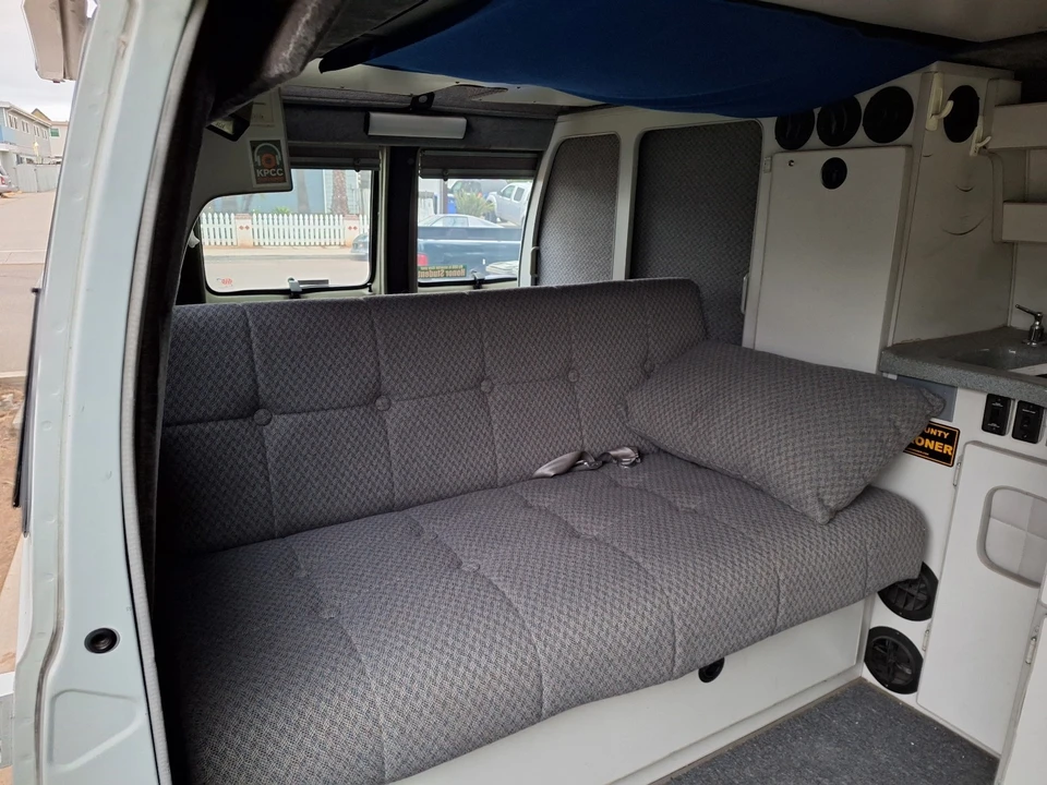 2001 Dodge Ram Van - Image 16 of 21