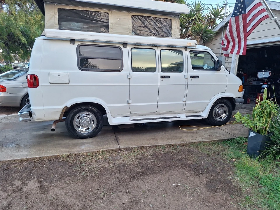 2001 Dodge Ram Van - Image 11 of 21