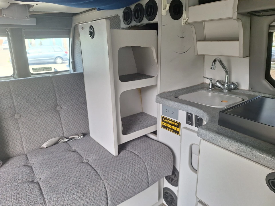2001 Dodge Ram Van - Image 17 of 21