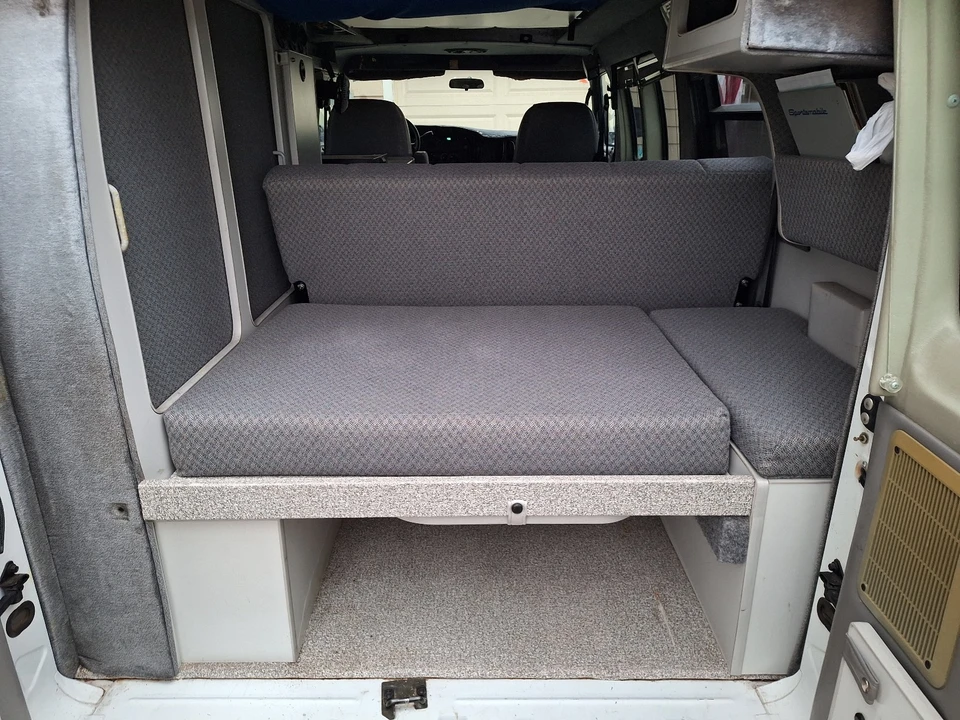 2001 Dodge Ram Van - Image 14 of 21