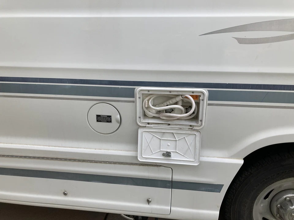2001 Dodge Ram Van - Image 12 of 31
