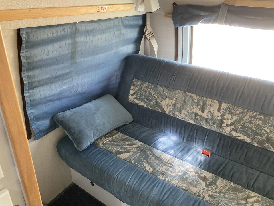 2001 Dodge Ram Van - Image 31 of 31