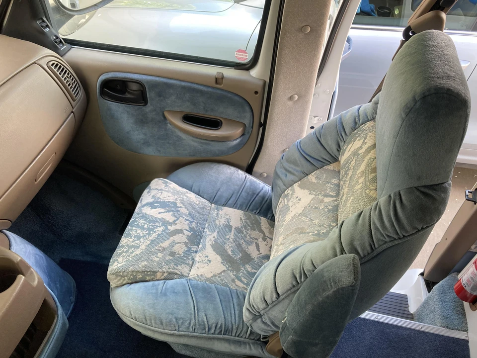 2001 Dodge Ram Van - Image 29 of 31
