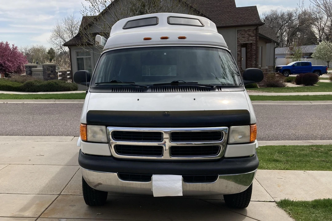 2001 Dodge Ram Van - Image 2 of 31