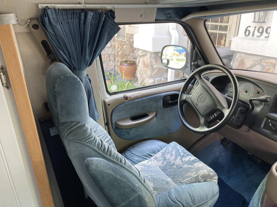 2001 Dodge Ram Van - Image 27 of 31