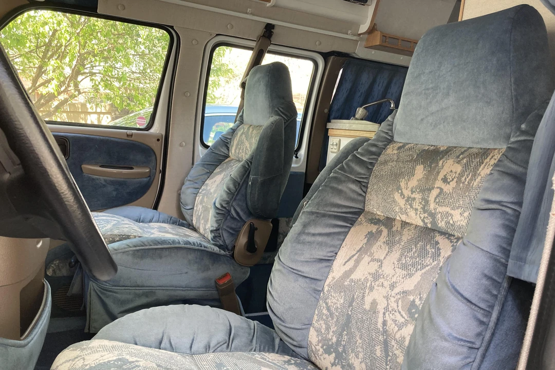 2001 Dodge Ram Van - Image 24 of 31