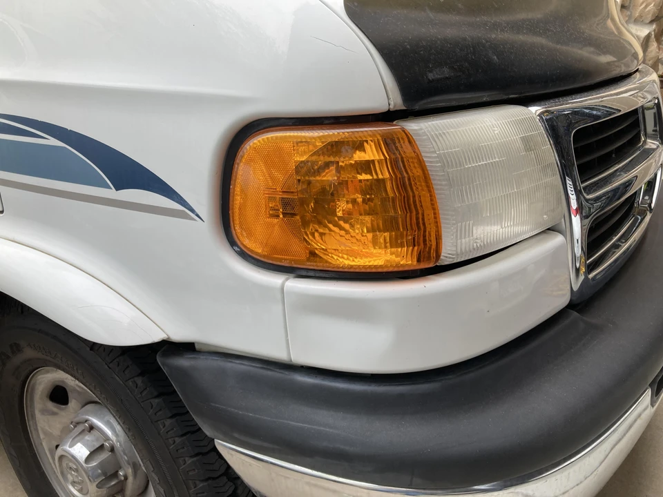 2001 Dodge Ram Van - Image 10 of 31