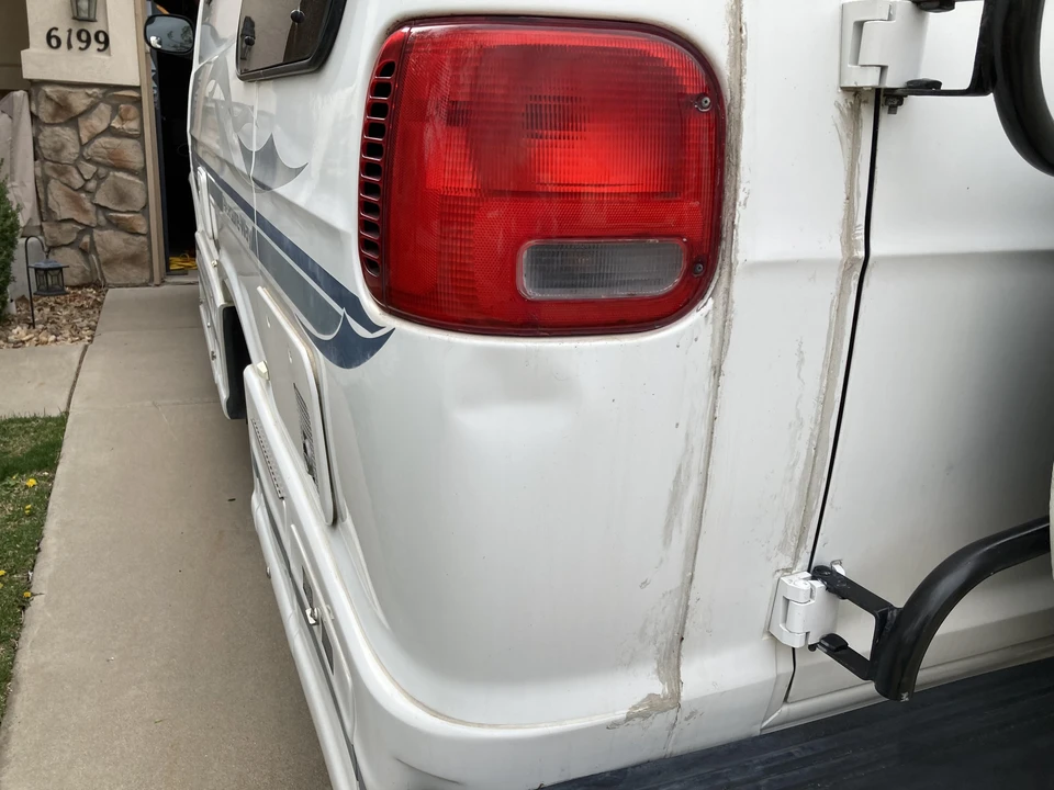 2001 Dodge Ram Van - Image 13 of 31