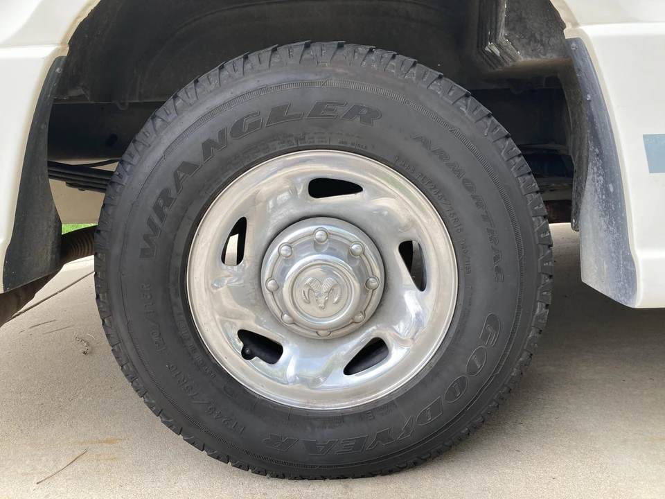 2001 Dodge Ram Van - Image 22 of 31