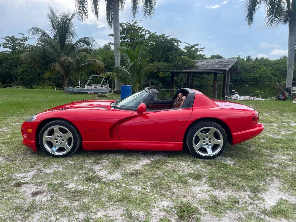 2001 Dodge Viper 2nd Gen - Image 2 of 22