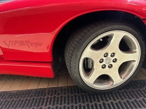 2001 Dodge Viper 2nd Gen - Image 2 of 4