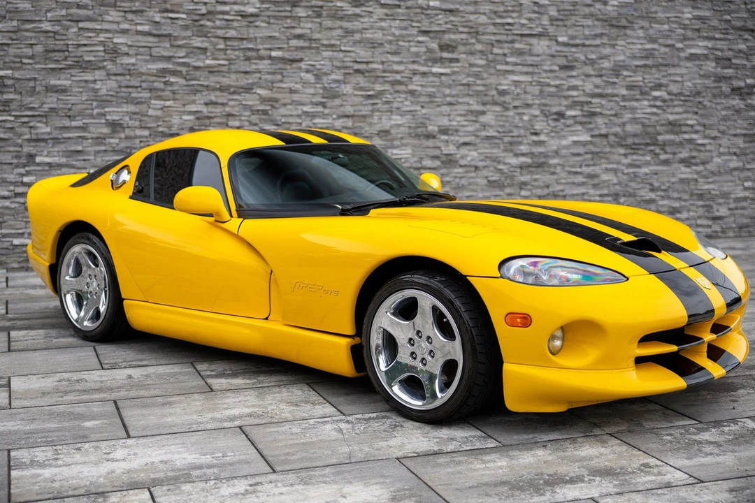 2001 Dodge Viper GTS 2nd Gen - Image 13 of 31