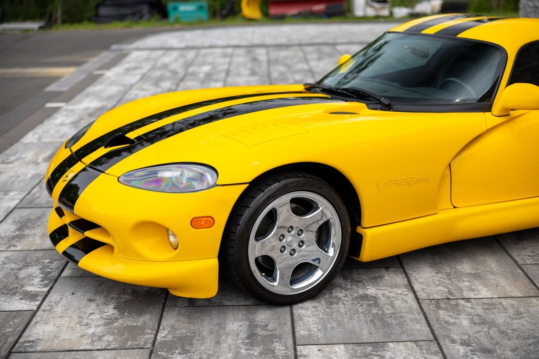 2001 Dodge Viper GTS 2nd Gen - Image 8 of 31