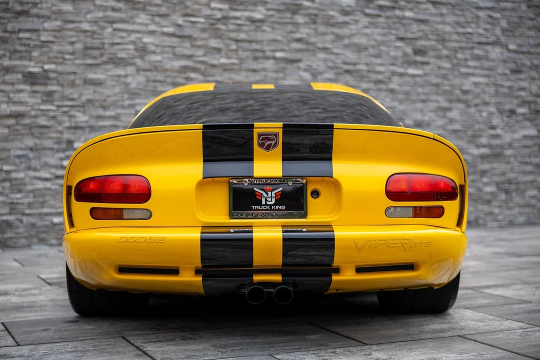 2001 Dodge Viper GTS 2nd Gen - Image 17 of 31