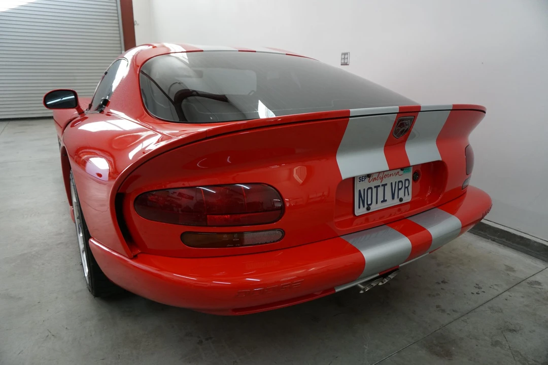 2001 Dodge Viper GTS 2nd Gen - Image 16 of 31