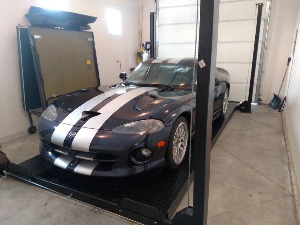2001 Dodge Viper GTS 2nd Gen - Image 17 of 31