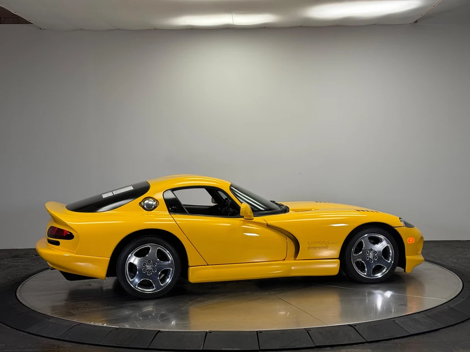 2001 Dodge Viper GTS 2nd Gen - Image 21 of 31