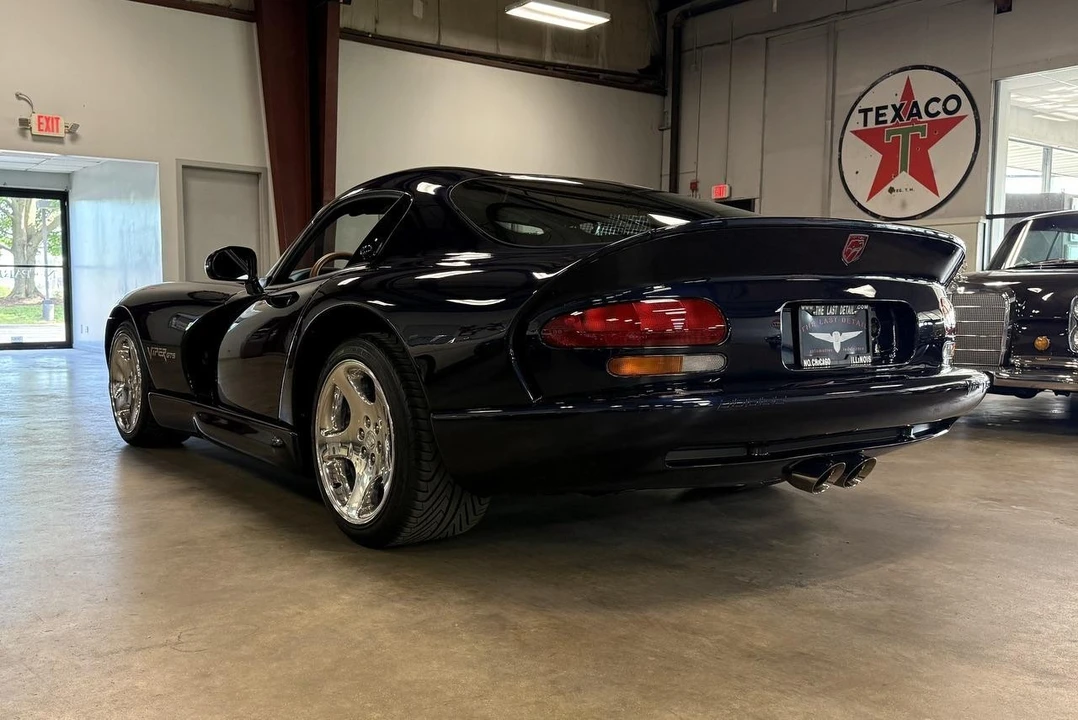 2001 Dodge Viper GTS 2nd Gen - Image 22 of 31