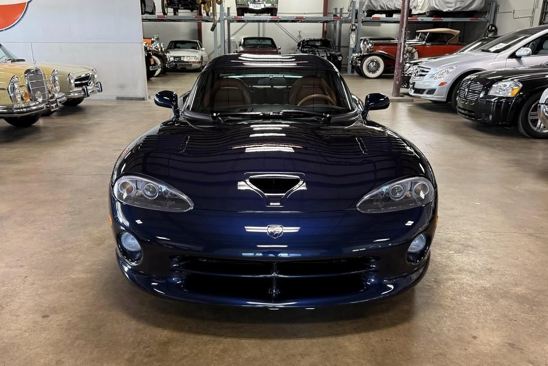 2001 Dodge Viper GTS 2nd Gen - Image 2 of 31