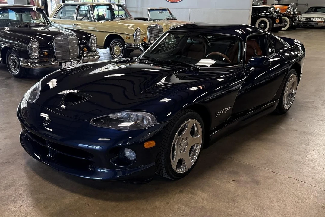 2001 Dodge Viper GTS 2nd Gen - Image 19 of 31