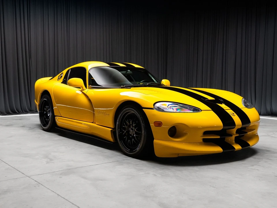 2001 Dodge Viper GTS 2nd Gen - Image 18 of 31