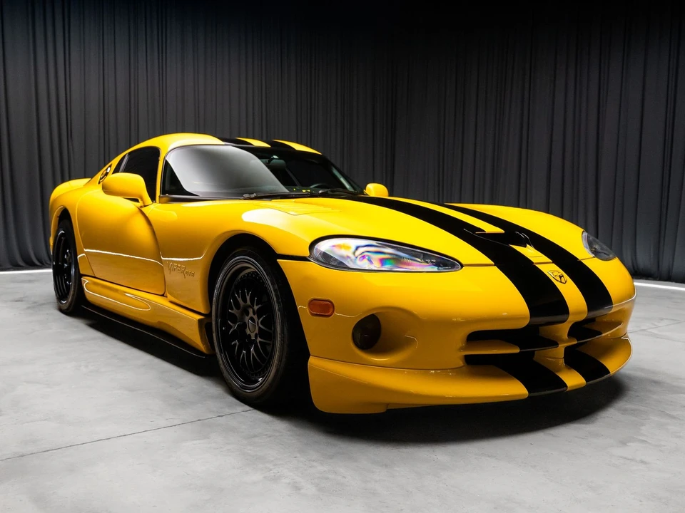 2001 Dodge Viper GTS 2nd Gen - Image 19 of 31