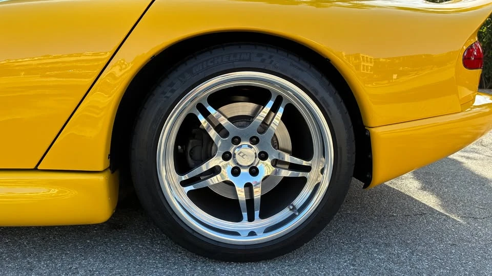 2001 Dodge Viper GTS 2nd Gen - Image 8 of 20