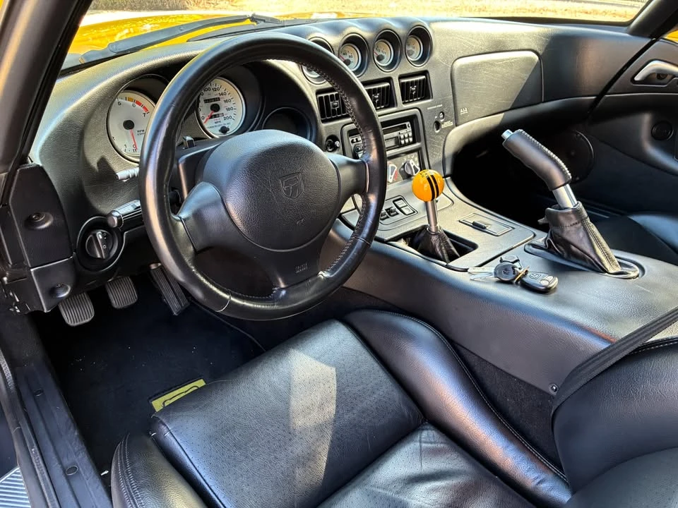 2001 Dodge Viper GTS 2nd Gen - Image 13 of 20