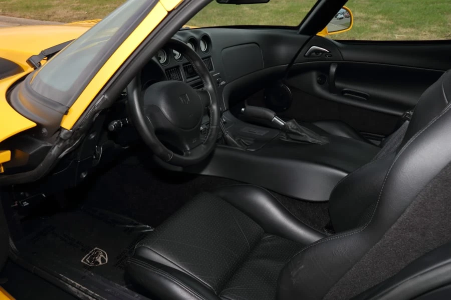 2001 Dodge Viper GTS 2nd Gen - Image 20 of 30