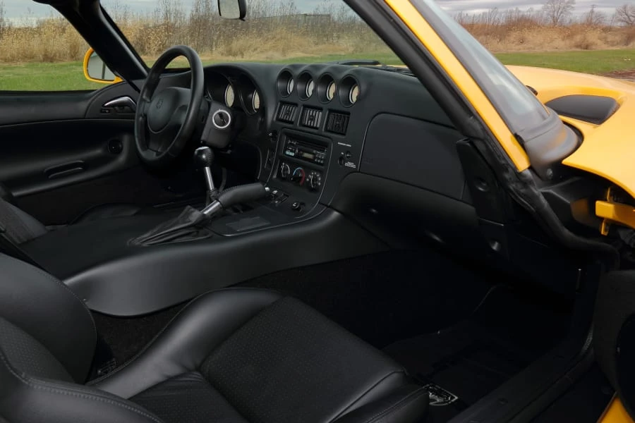 2001 Dodge Viper GTS 2nd Gen - Image 19 of 30