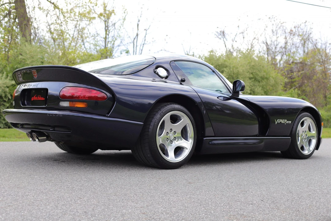 2001 Dodge Viper GTS 2nd Gen - Image 19 of 31