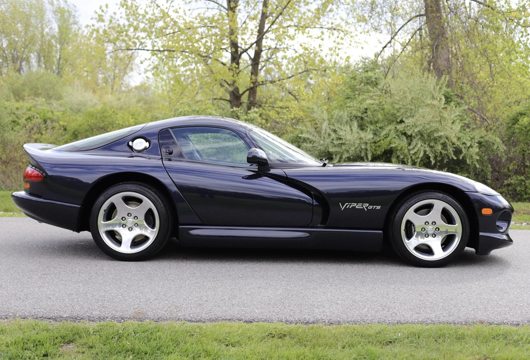 2001 Dodge Viper GTS 2nd Gen - Image 17 of 31