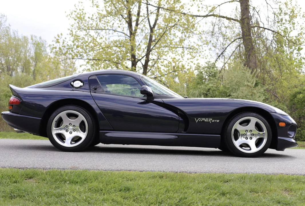 2001 Dodge Viper GTS 2nd Gen - Image 18 of 31
