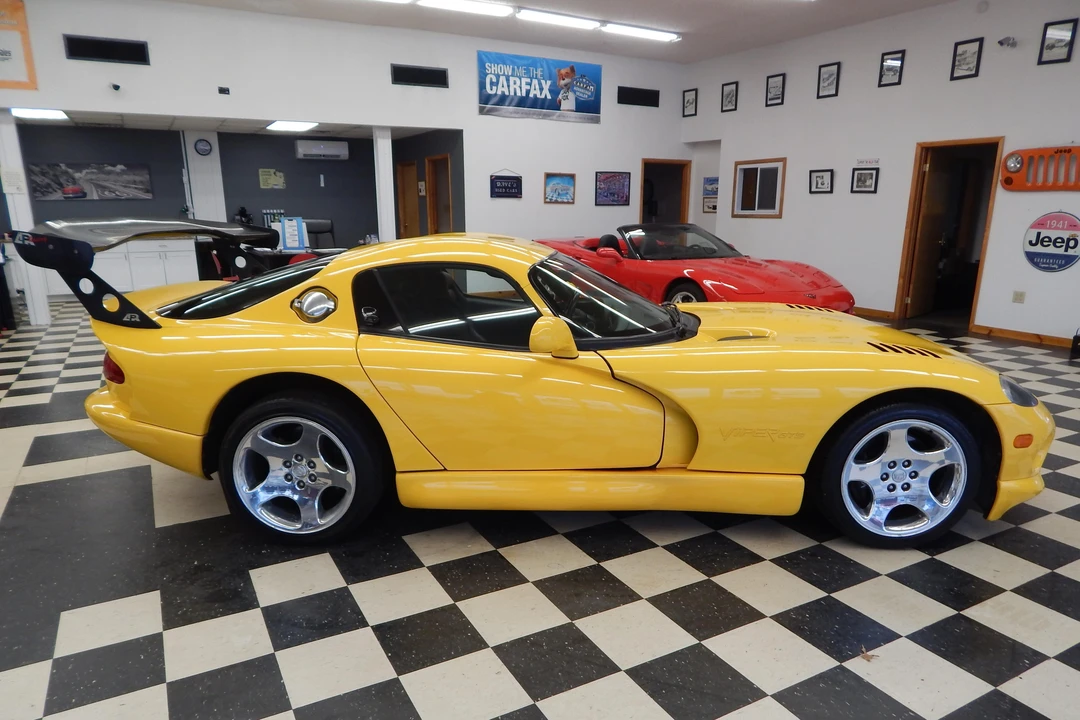 2001 Dodge Viper GTS 2nd Gen - Image 3 of 21