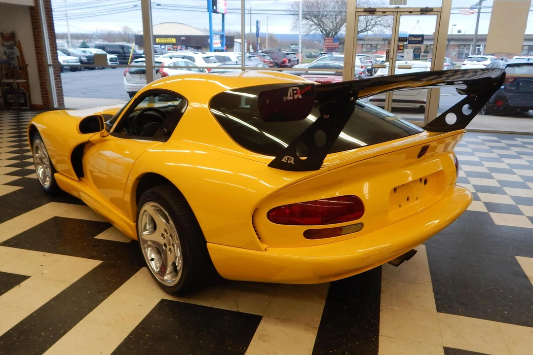 2001 Dodge Viper GTS 2nd Gen - Image 4 of 21