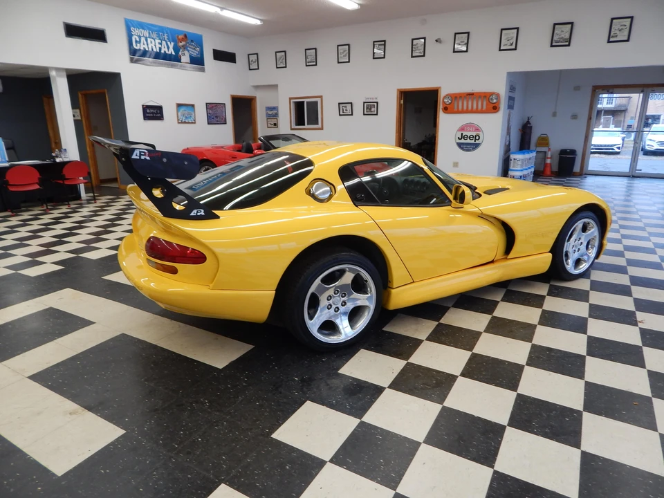 2001 Dodge Viper GTS 2nd Gen - Image 19 of 21