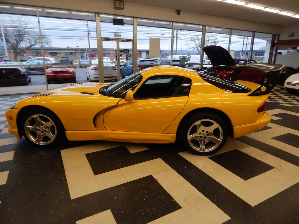 2001 Dodge Viper GTS 2nd Gen - Image 12 of 21