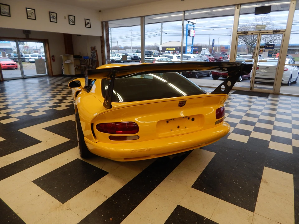 2001 Dodge Viper GTS 2nd Gen - Image 15 of 21