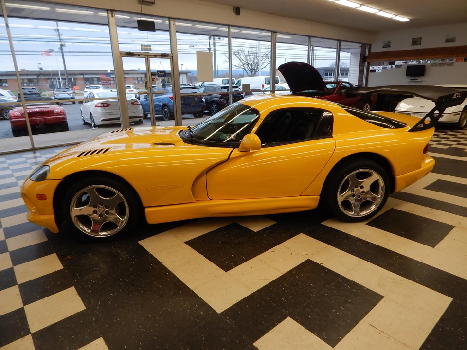 2001 Dodge Viper GTS 2nd Gen - Image 11 of 21