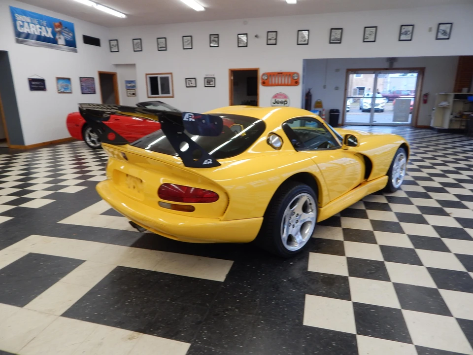 2001 Dodge Viper GTS 2nd Gen - Image 18 of 21